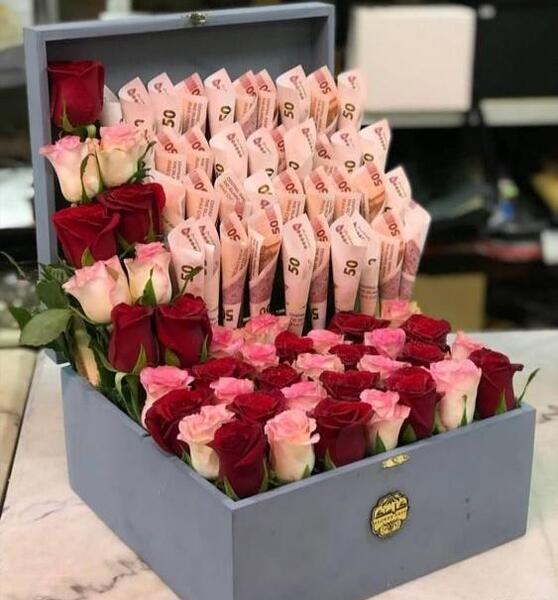 عکس دسته گل با دلار