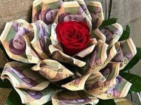 عکس دسته گل با دلار