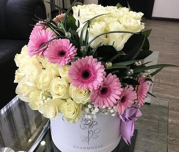 عکس دسته گل توی خونه