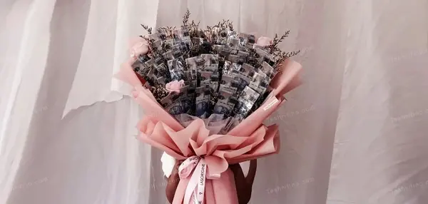عکس دسته گل با اسکناس
