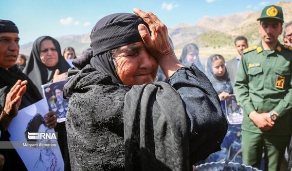 عکس عزاداری خانواده رئیسی