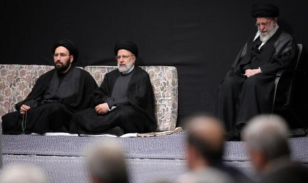 عکس خامنه ای در محرم