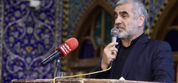 عکس سوتی قالیباف در مناظره