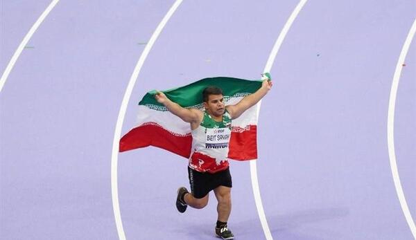 عکس سوتی گزارشگر پرتاب نیزه