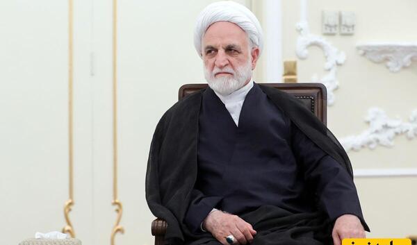 عکس سوتی های روحانی در نماز جمعه