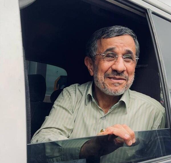 عکس سوتی احمدی نژاد در برنامه زنده