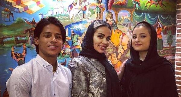 عکس و فیلم سارا و نیکا فرقانی اصل در استخر