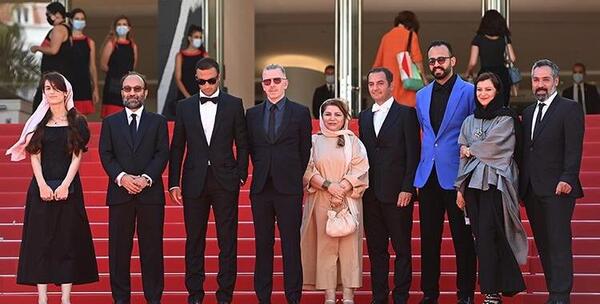 عکس بازیگران فیلم قهرمان عجیب من