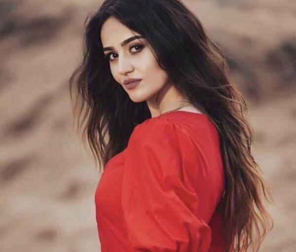 عکس حیات در فیلم تلخ و شیرین