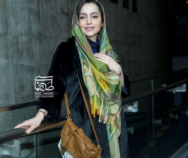 عکس نازنین بیاتی در فیلم آینه بغل