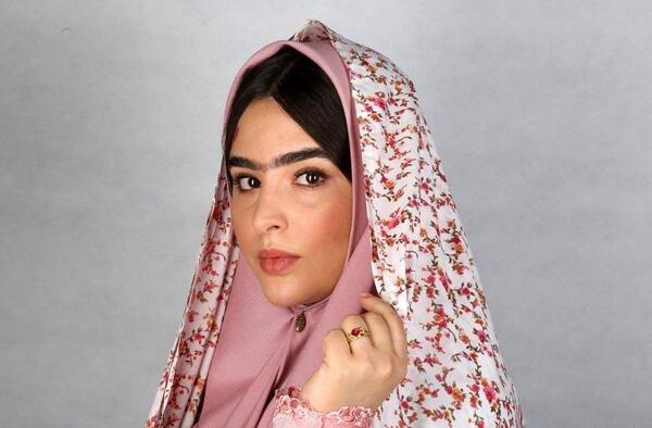 عکس زهرا در سریال دختر سفیر