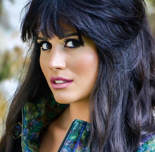 عکس ساره در سریال حوالی پاییز