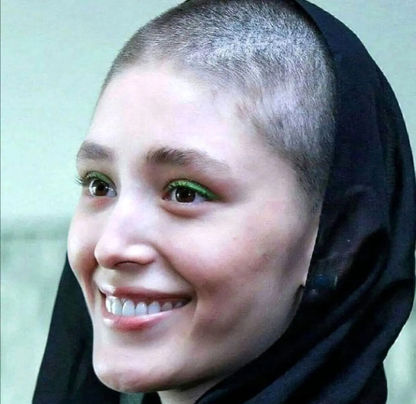 عکس فرشته حسینی مصاحبه انگلیسی