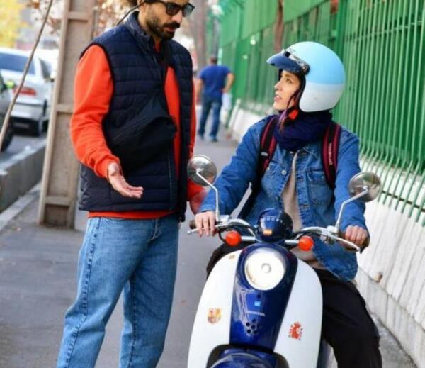 عکس فرشته حسینی و نوید محمدزاده در جنگل آسفالت