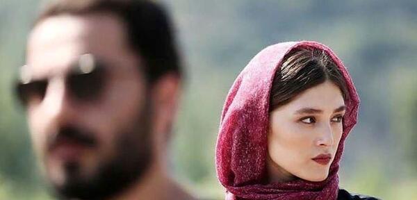 عکس مصاحبه فرشته حسینی به زبان انگلیسی