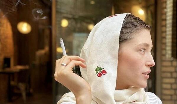 عکس فرشته حسینی با سیگار
