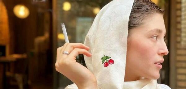 عکس فرشته حسینی با سیگار