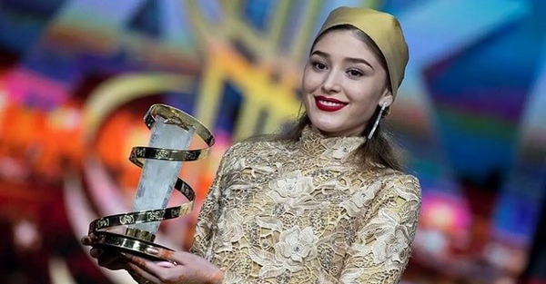 عکس فرشته حسینی و سیگار