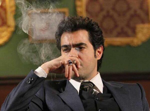 عکس فرشته حسینی در حال سیگار کشیدن