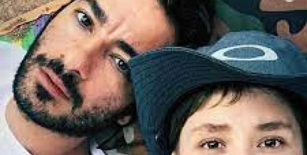 عکس فرشته حسینی در حال سیگار کشیدن