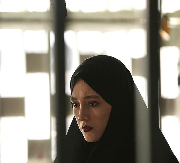 عکس فرشته حسینی در حال سیگار کشیدن
