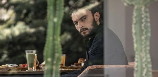 عکس بازیگر نقش میثم زخم کاری