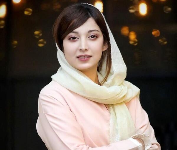 عکس بازیگر نقش زهره در سریال فاصله ها