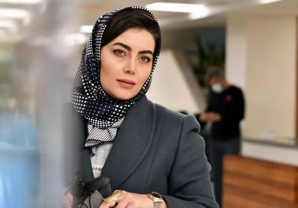 عکس بیوگرافی بازیگر نقش روژان در نون خ