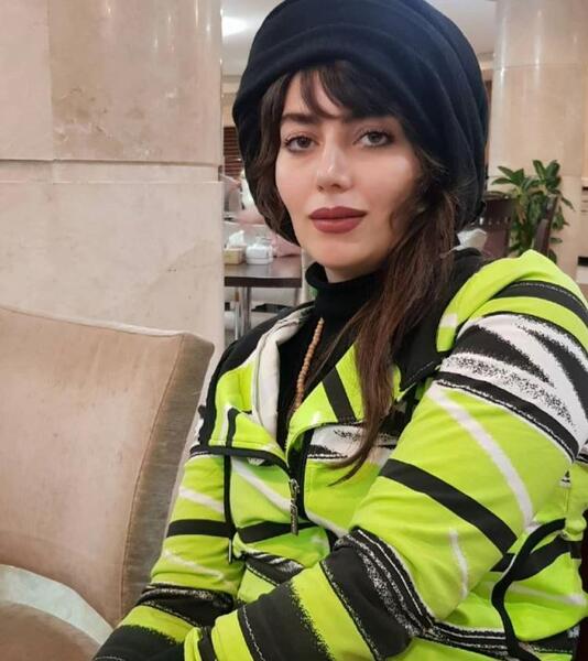 عکس بیوگرافی بازیگر نقش روژان در نون خ