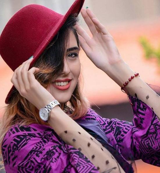 عکس ژست سلفی برای پروفایل اینستا