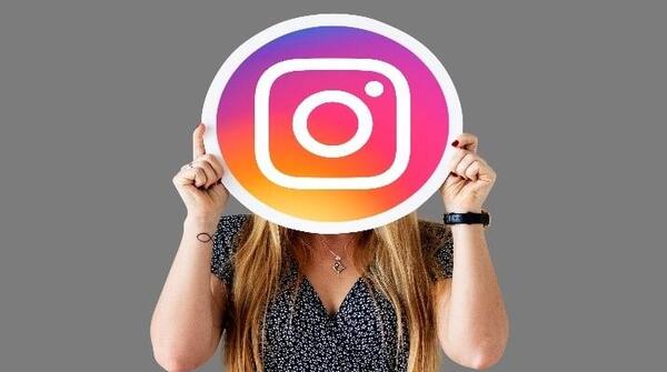 عکس طراحی لوگو برای پروفایل اینستاگرام