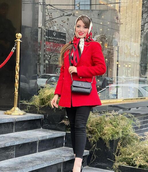عکس یاسمین کلاهان در اینستاگرام
