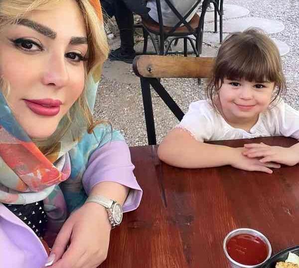 عکس جدید نیوشا ضیغمی و فرزندش