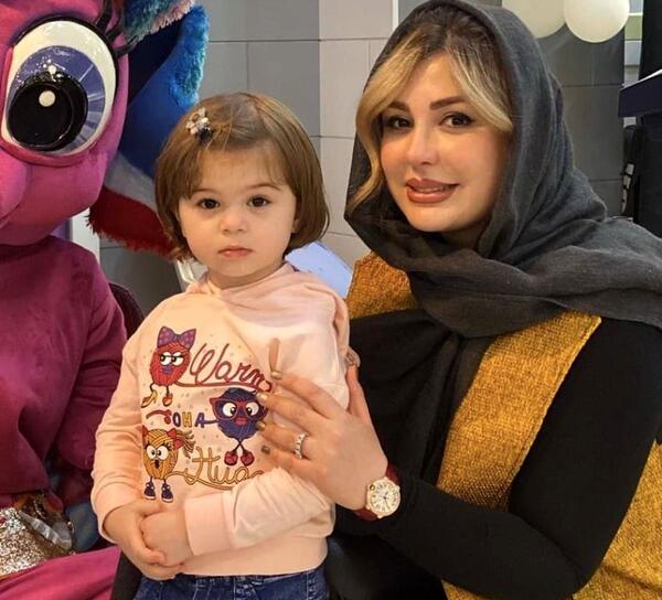 عکس جدید نیوشا ضیغمی و فرزندش