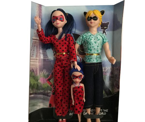 عکس عروسک باربی دختر کفشدوزکی