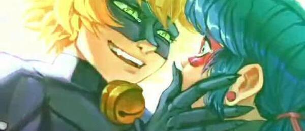 عکس دختر کفشدوزک و گربه سیاه عاشقانه