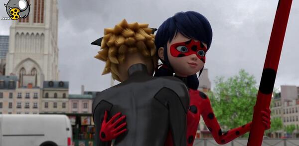 عکس تخت خواب دختر کفشدوزکی و گربه سیاه