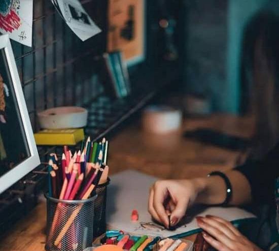 عکس کتاب کیوت برای پروفایل