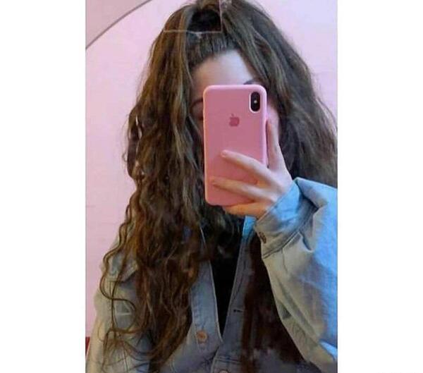 عکس کیوت دختر با گوشی