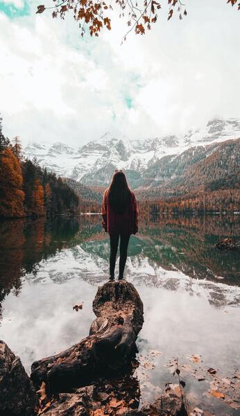 عکس کیوت دختر در طبیعت