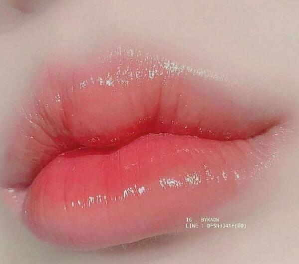 عکس رژ لب کیوت دخترانه
