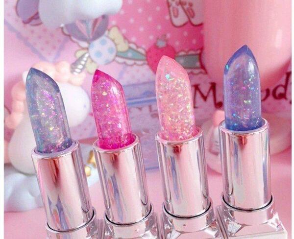 عکس رژ لب کیوت دخترانه
