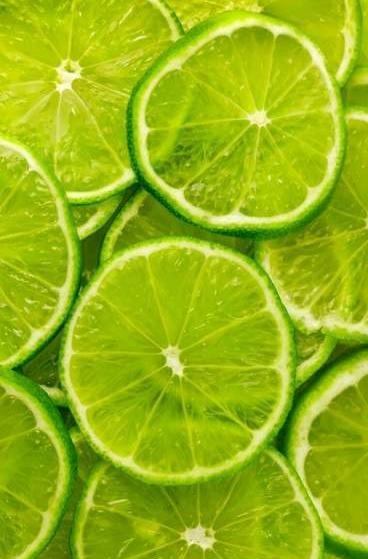 عکس کیوت سبز اکلیلی