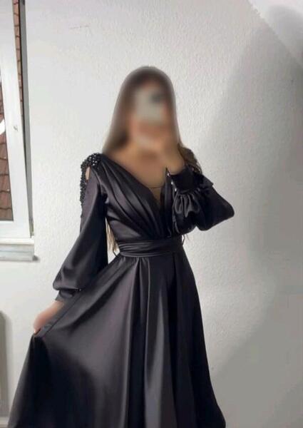 عکس لباس مجلسی شیک مشکی ساتن