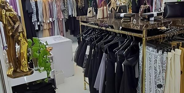 عکس فروشگاه لباس مجلسی زنانه در اصفهان