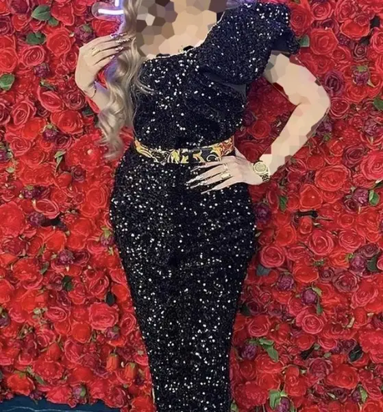 عکس لباس مجلسی زنانه پولکی مشکی