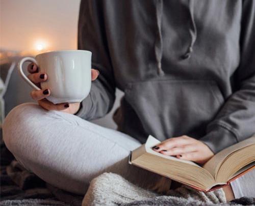 عکس پروف دخترونه با کتاب