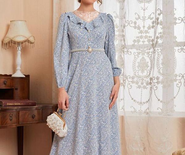 عکس مدل لباس مجلسی زنانه با پارچه حریر گلدار