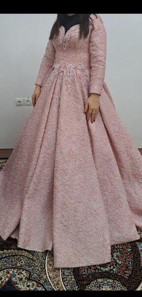 عکس لباس مجلسی زنانه دیوار اردبیل