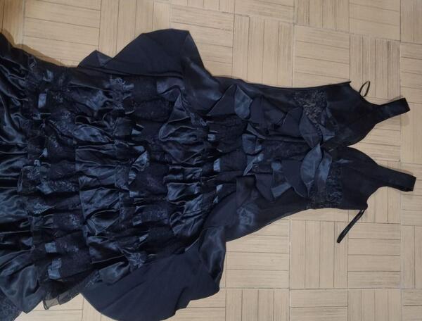 عکس لباس مجلسی زنانه دیوار رشت